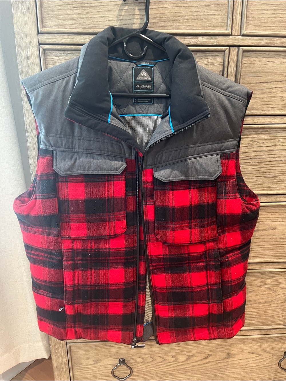 Columbia Men’s Red Black Plaid Insulated Vest